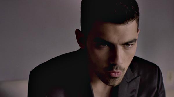 Joe Jonas - 