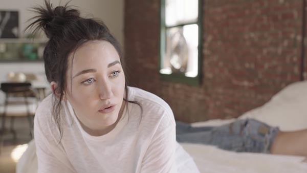 Noah Cyrus f/ Labrinth - 